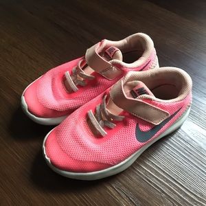 Pink nike shoes